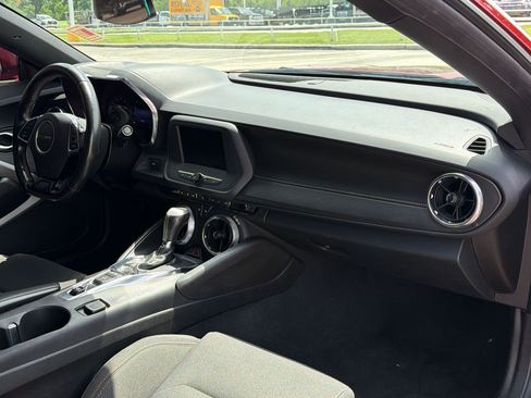 Used 2022 Chevrolet Camaro LT RWD image 28