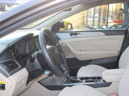 Used 2015 Hyundai Sonata SE w/ Option Group 09 image 15