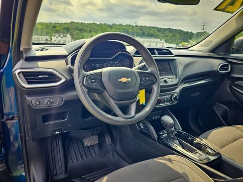 Used 2021 Chevrolet TrailBlazer LS AWD/4WD image 12