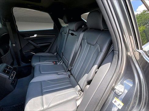 Used 2022 Audi Q5 2.0T Premium w/ Convenience Package AWD/4WD image 21