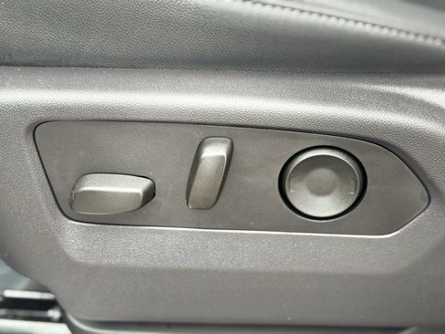 Used 2025 GMC Sierra 2500 SLT w/ SLT Convenience Package image 21