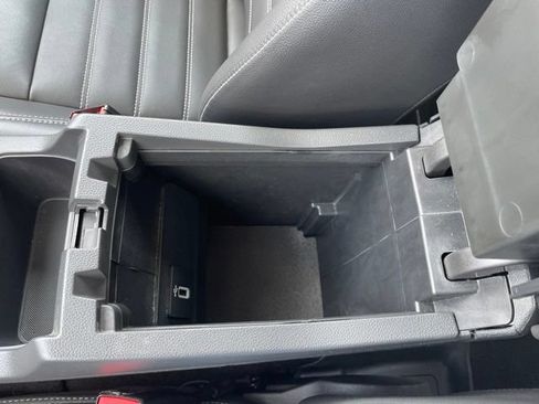 Used 2018 Ford Escape Titanium FWD image 40