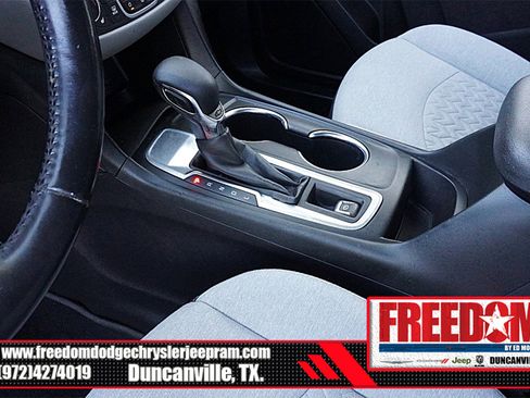Used 2022 Chevrolet Equinox LT FWD image 34