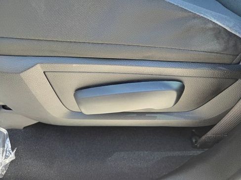 Used 2021 RAM 1500 Classic SLT RWD image 6