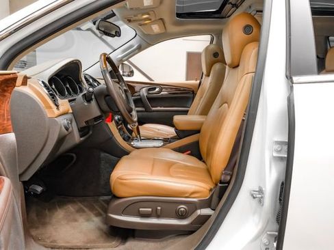 Used 2017 Buick Enclave Leather image 4