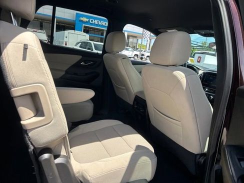 Used 2023 Chevrolet Traverse LT FWD image 29