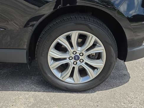 Used 2021 Ford Edge Titanium FWD image 5