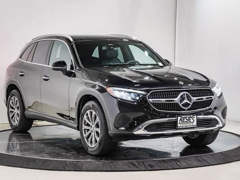 Used 2025 Mercedes-Benz GLC 300 image 3