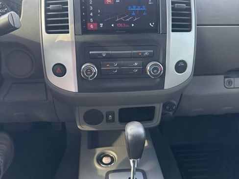 Used 2021 Nissan Frontier SV w/ SV Utility Package RWD image 16