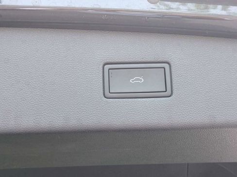 Certified 2024 Volkswagen Tiguan SE w/ Panoramic Sunroof Package FWD image 14