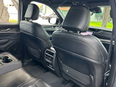 Certified 2024 Jeep Grand Cherokee Limited w/ Black Appearance Package image 41