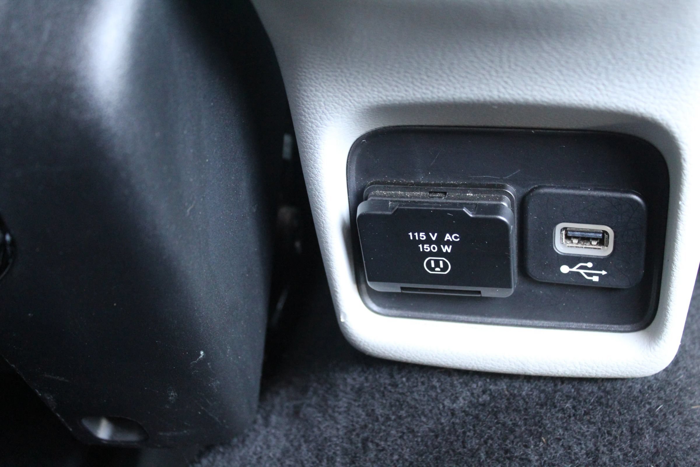 Used 2018 Jeep Compass Limited w/ Navigation Group AWD/4WD image 22