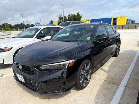 Used 2025 Honda Civic Sport Touring image 1