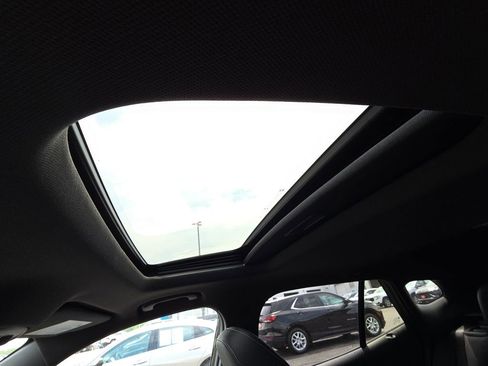 New 2026 Chevrolet Trax RS w/ Sunroof Package FWD image 26