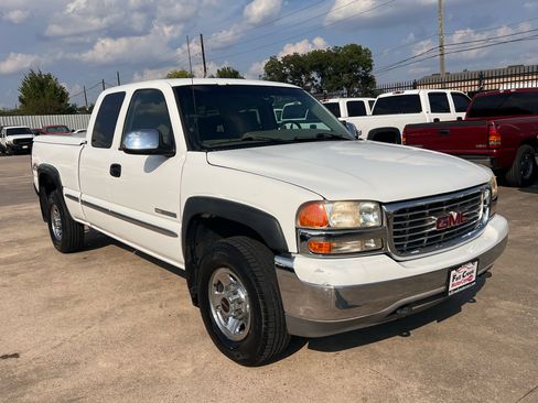 Used 2001 GMC Sierra 2500 4x4 Extended Cab w/ Convenience Plus Group image 8