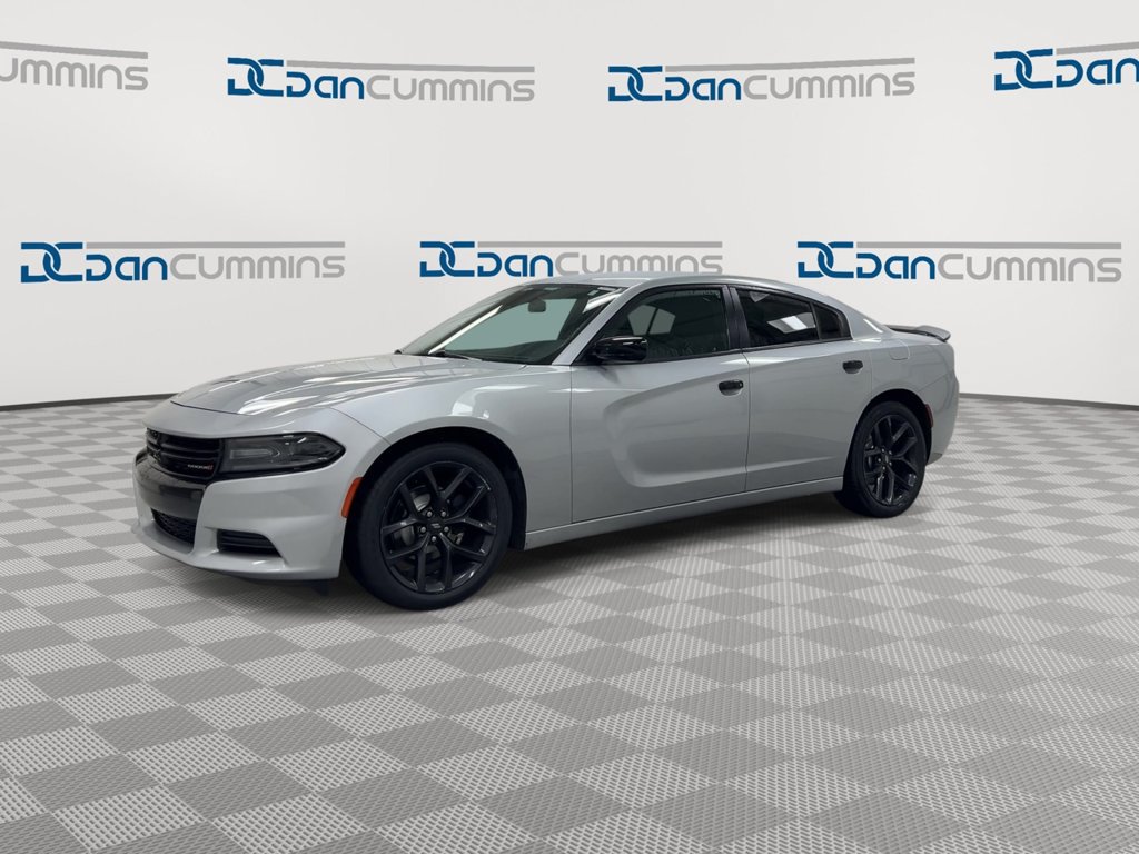 Used 2021 Dodge Charger SXT w/ Blacktop Package RWD image 4