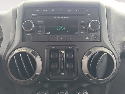 Used 2015 Jeep Wrangler Unlimited Sport w/ Quick Order Package 24S AWD/4WD image 22