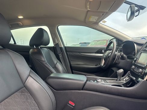Used 2018 Nissan Maxima SR w/ Midnight Edition image 11