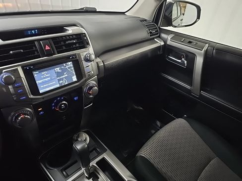 Used 2019 Toyota 4Runner SR5 AWD/4WD image 29