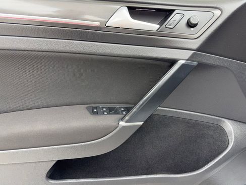 Used 2018 Volkswagen GTI S FWD image 34