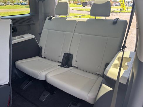 Used 2025 Hyundai Santa Fe SEL FWD image 31
