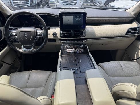 Used 2018 Lincoln Navigator Select w/ Technology Package RWD image 15