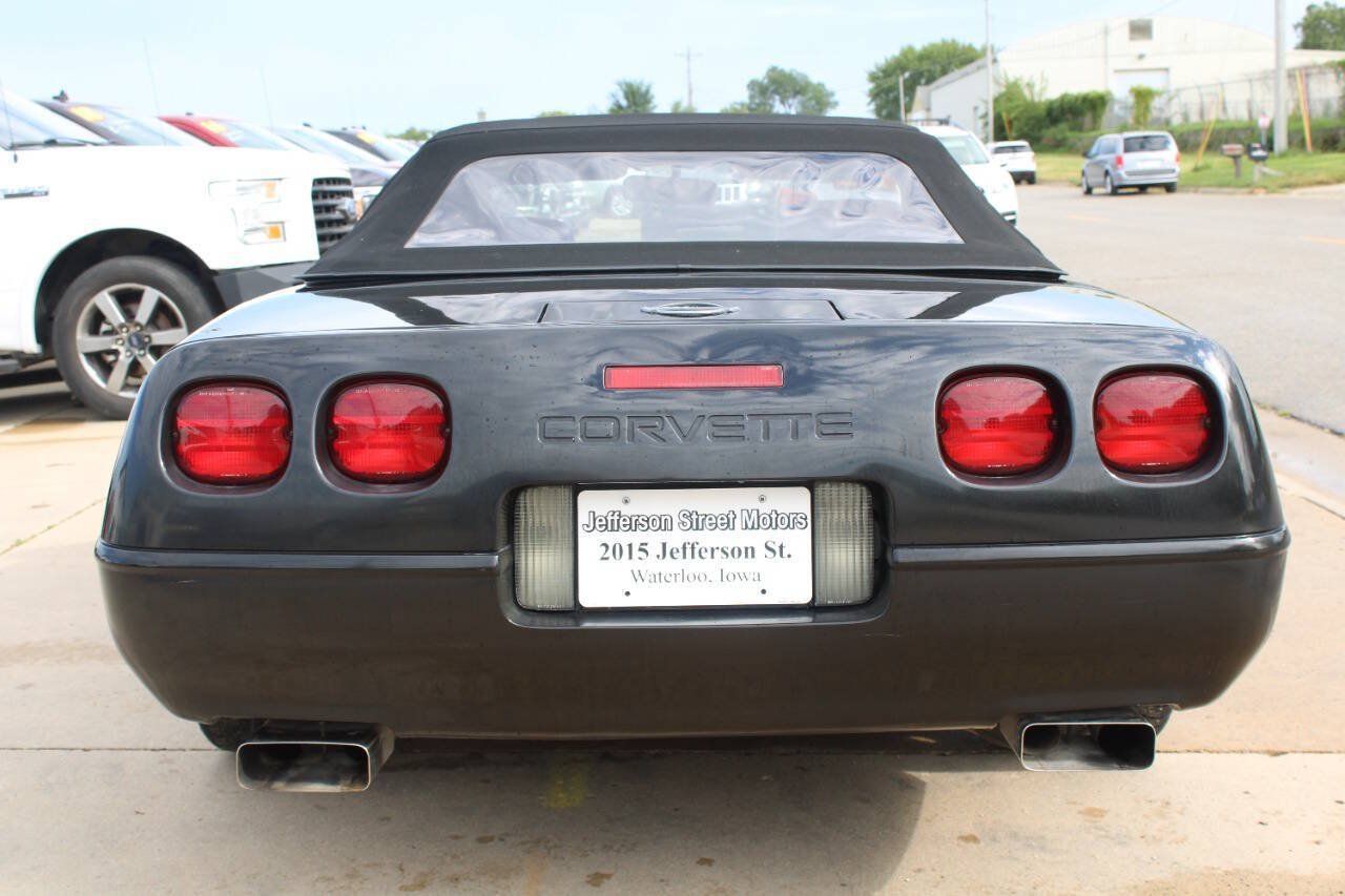 Used 1991 Chevrolet Corvette Convertible RWD image 7