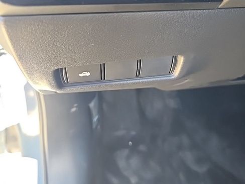 New 2026 Nissan Sentra SR w/ Floor Mat Package FWD image 7