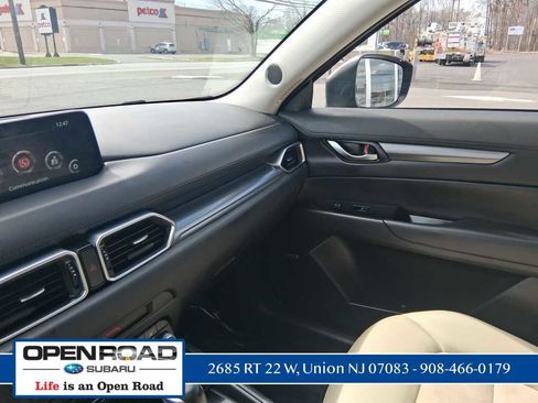 Used 2019 MAZDA CX-5 Touring image 18