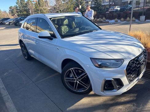 Used 2021 Audi Q5 e Premium Plus image 2