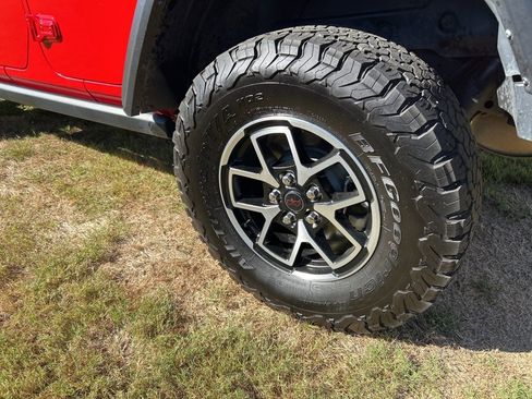 Used 2024 Jeep Wrangler Unlimited Rubicon image 9