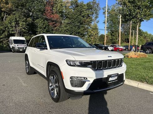 Used 2023 Jeep Grand Cherokee 4WD 4xe w/ Luxury Tech Group II image 2