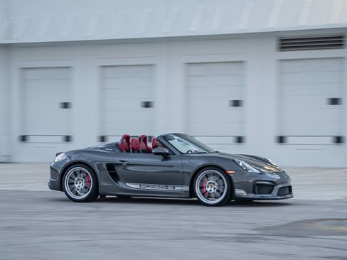 Used 2016 Porsche Boxster Spyder image 12