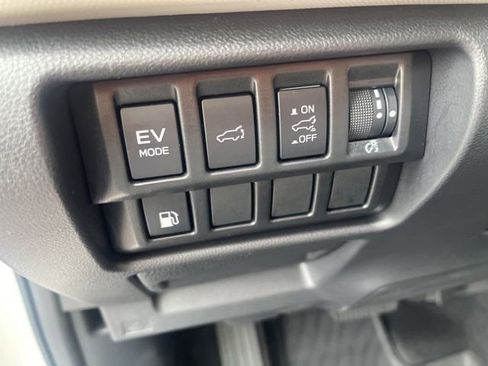 Used 2025 Subaru Forester Premium AWD/4WD image 20