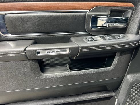 Used 2018 RAM 1500 Laramie AWD/4WD image 11