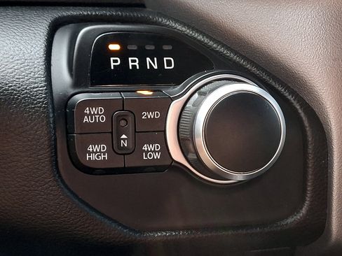 Used 2020 RAM 1500 Big Horn AWD/4WD image 16