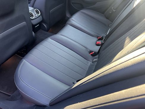 Used 2020 Mercedes-Benz E 350 Sedan image 32