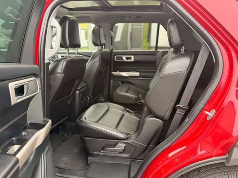Used 2023 Ford Explorer XLT w/ Equipment Group 202A AWD/4WD image 12