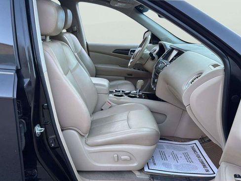Used 2015 Nissan Pathfinder Platinum w/ Family Entertainment Package FWD image 13