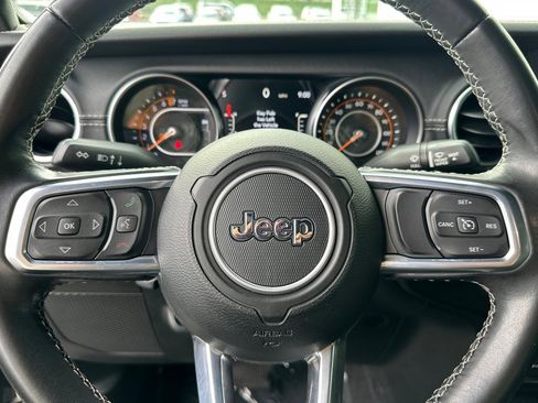 Used 2021 Jeep Gladiator Overland w/ Popular Equipment Package image 23