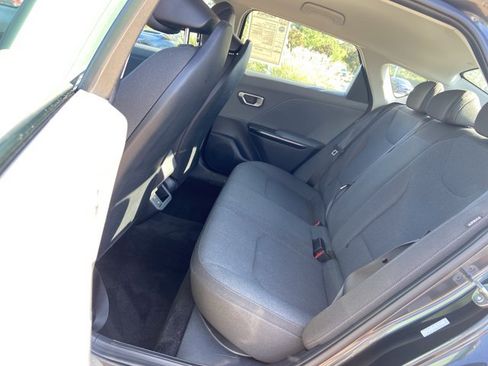 Used 2025 Kia K4 FWD image 16
