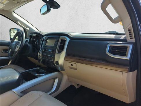 Used 2016 Nissan Titan SL image 28