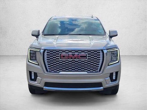 Used 2022 GMC Yukon XL Denali image 2
