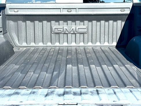 Used 2022 GMC Sierra 1500 SLT AWD/4WD image 21