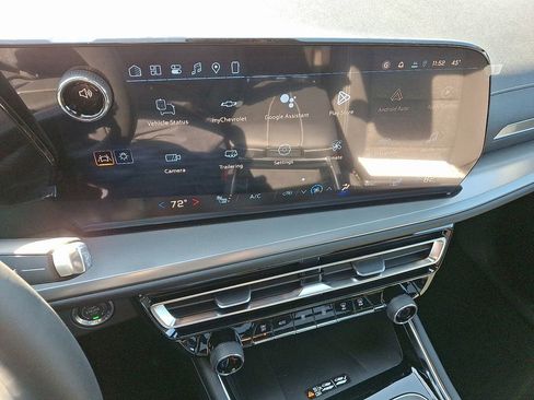 New 2026 Chevrolet Traverse LT w/ Sun and Wheel Package image 8