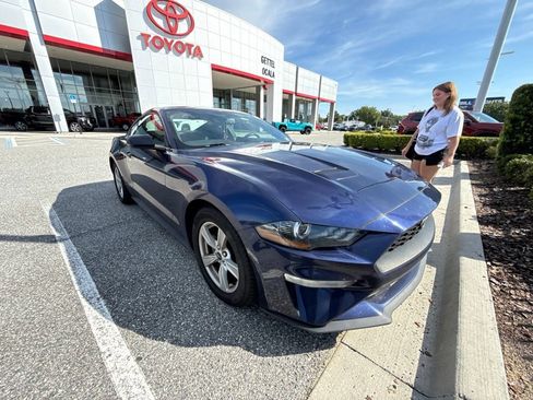Used 2020 Ford Mustang Coupe RWD image 4