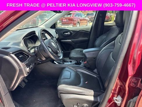 Used 2019 Jeep Cherokee Limited FWD image 10