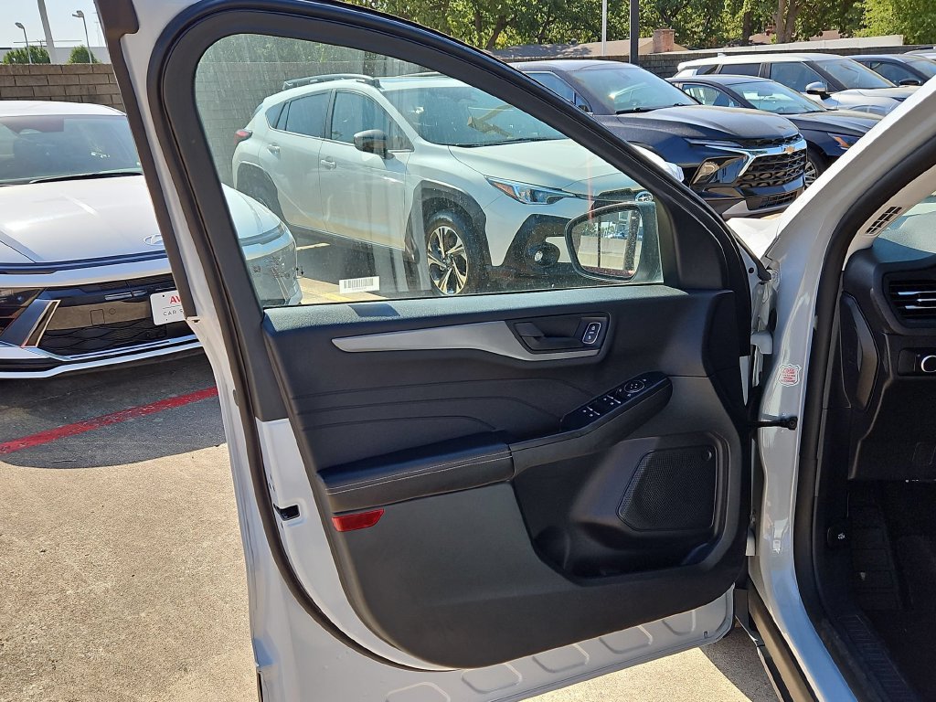 Used 2025 Ford Escape Active AWD/4WD image 9