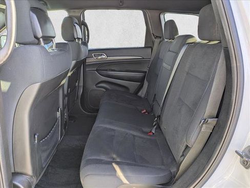 Used 2017 Jeep Grand Cherokee Laredo image 17