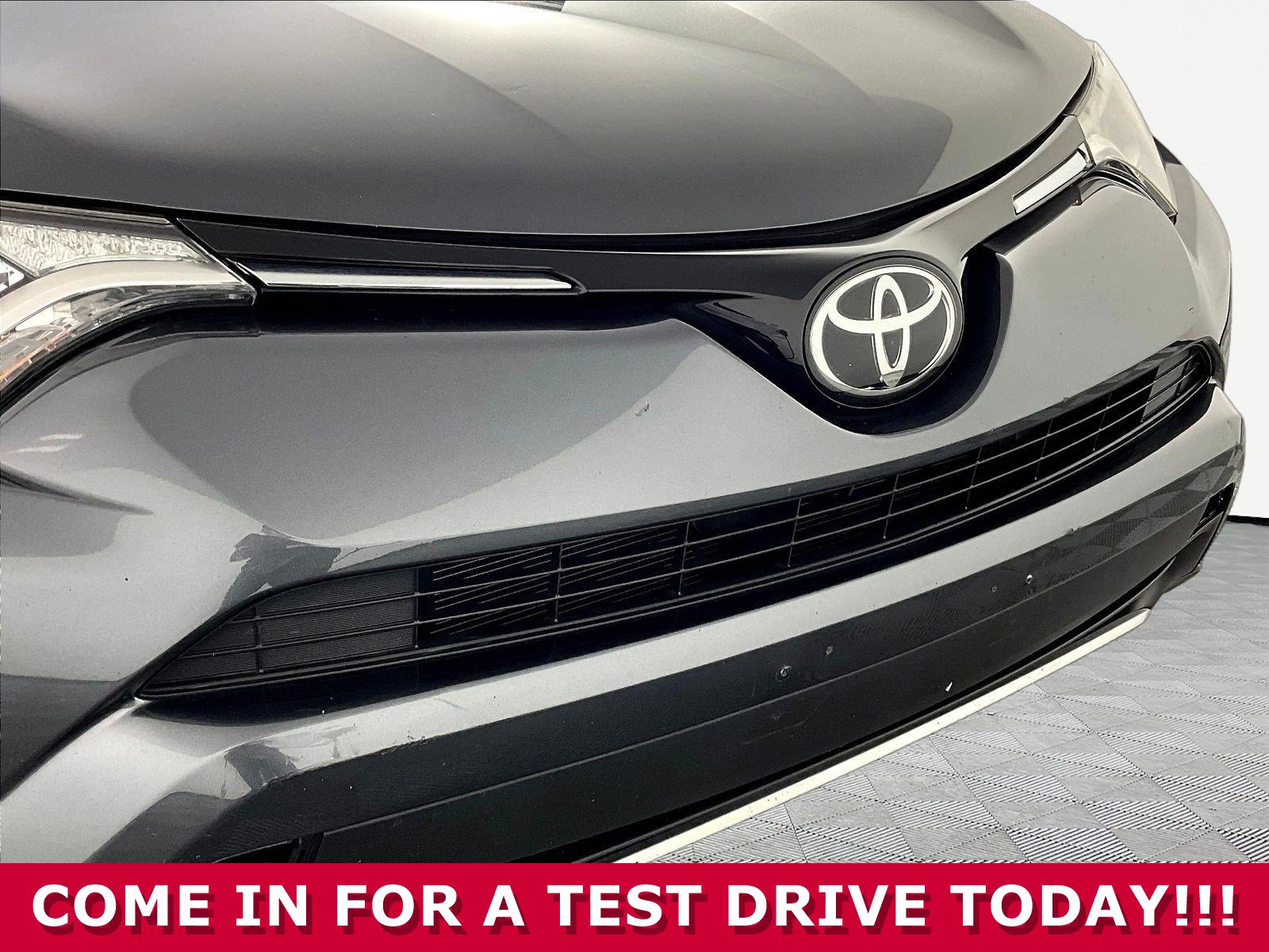 Used 2017 Toyota RAV4 XLE w/ All Weather Liner Package AWD/4WD image 30